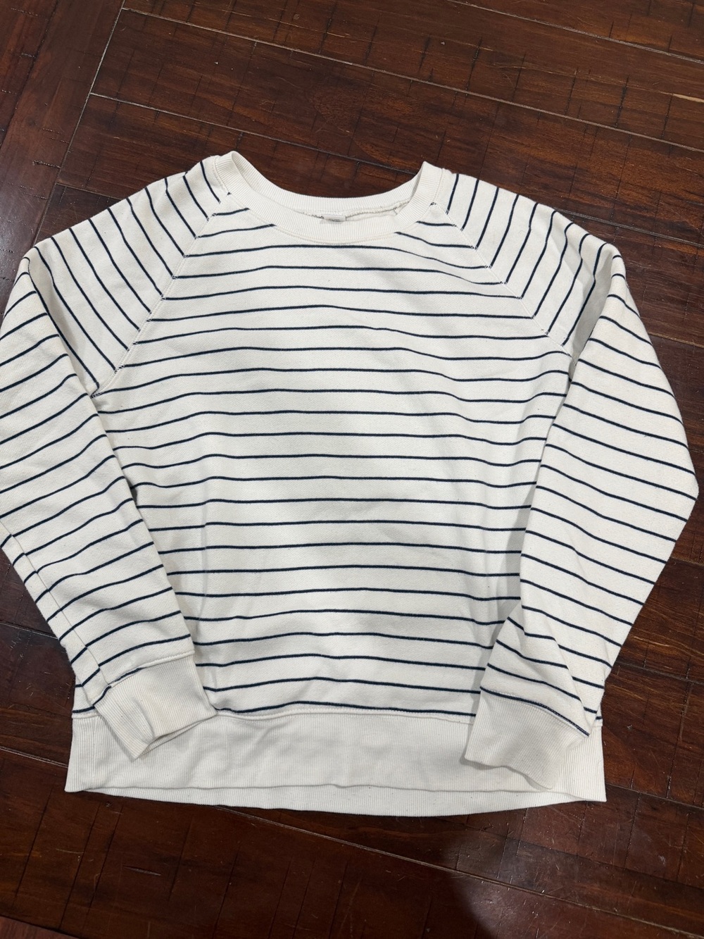 Old Navy White and Navy Logo Tag Sweatshirt